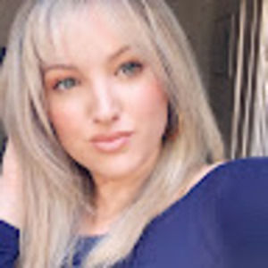 Meet your Posher, Chloe